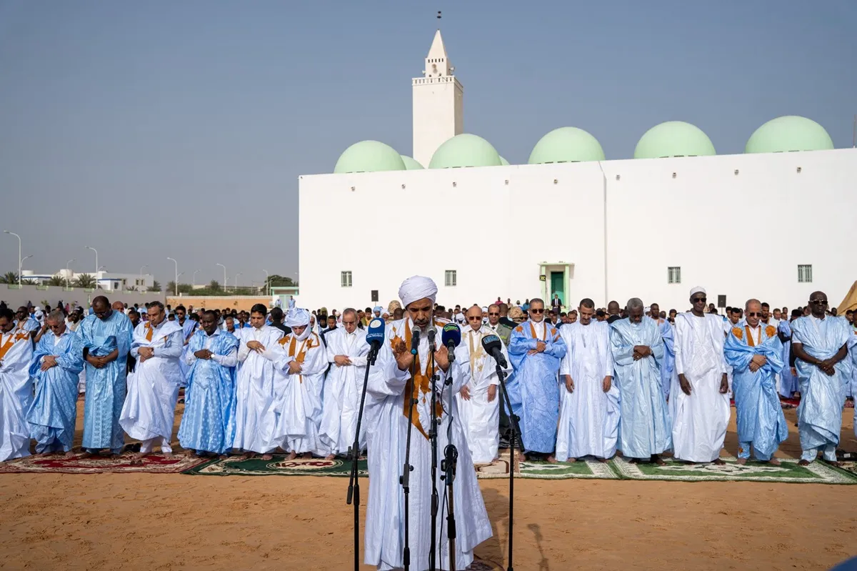 ولد حبيب الرحمن يدعو للوحدة والتآخي في صلاة العيد
