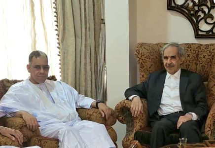 وفد موريتاني يزور الرئيس السابق ولد الطايع في الدوحة للتهنئة بعيد الأضحى