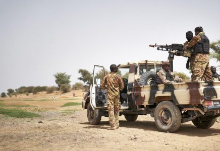 الجيش المالي يعلن تنفيذ ضربات جوية ضد مواقع مسلحين