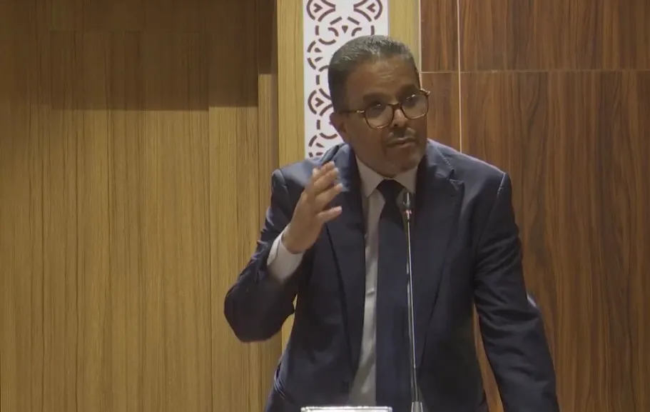 نائب ينتقد تشغيل الأجانب ويدعو لتسريع مرتنة الوظائف