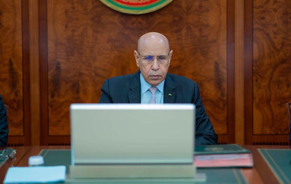 مجلس الوزراء يعتمد زيادات للمدرسين ويقر مشاريع سياحية ويبحث عقودًا للتنقيب النفطي