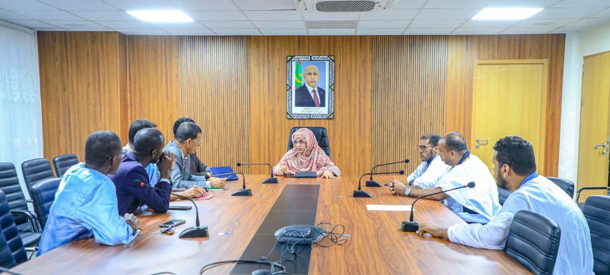 وزيرة التربية تؤكد استمرار أساتذة بالحوض الشرقي وتعدهم بأولوية التحويل