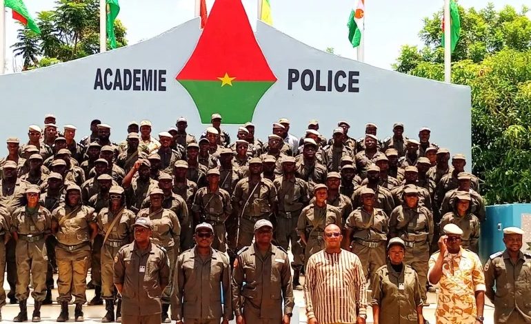 تدريب عسكري لصحفيين في بوركينا فاسو يثير جدلاً حول استقلال الإعلام
