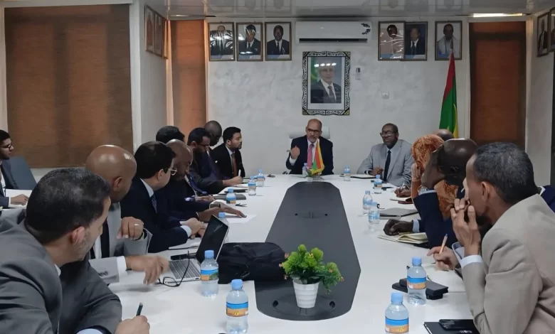 الضرائب تلزم البنوك بتطبيق سقف الضريبة على التحويلات المالية