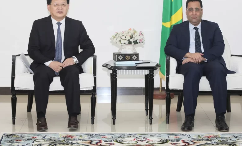 الوزير الأول يستقبل السفير الصيني في نواكشوط