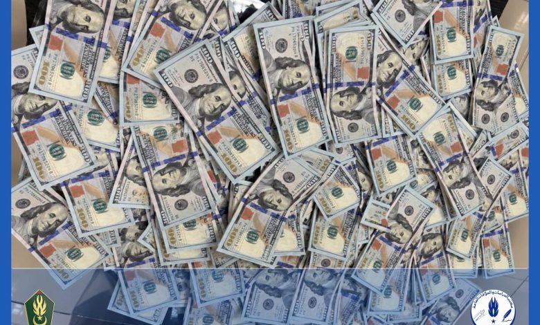 الدرك يطيح بشخصين بحوزتهما دولارات مزورة في ازويرات