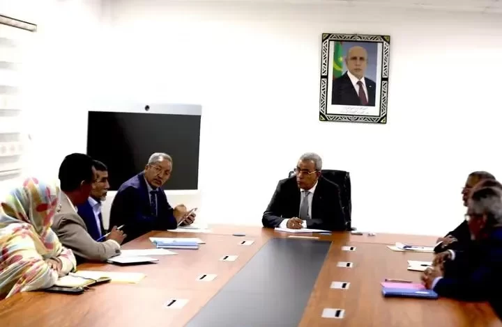 وزير الزراعة يراجع أداء الإدارات المركزية ويشدد على معالجة الاختلالات